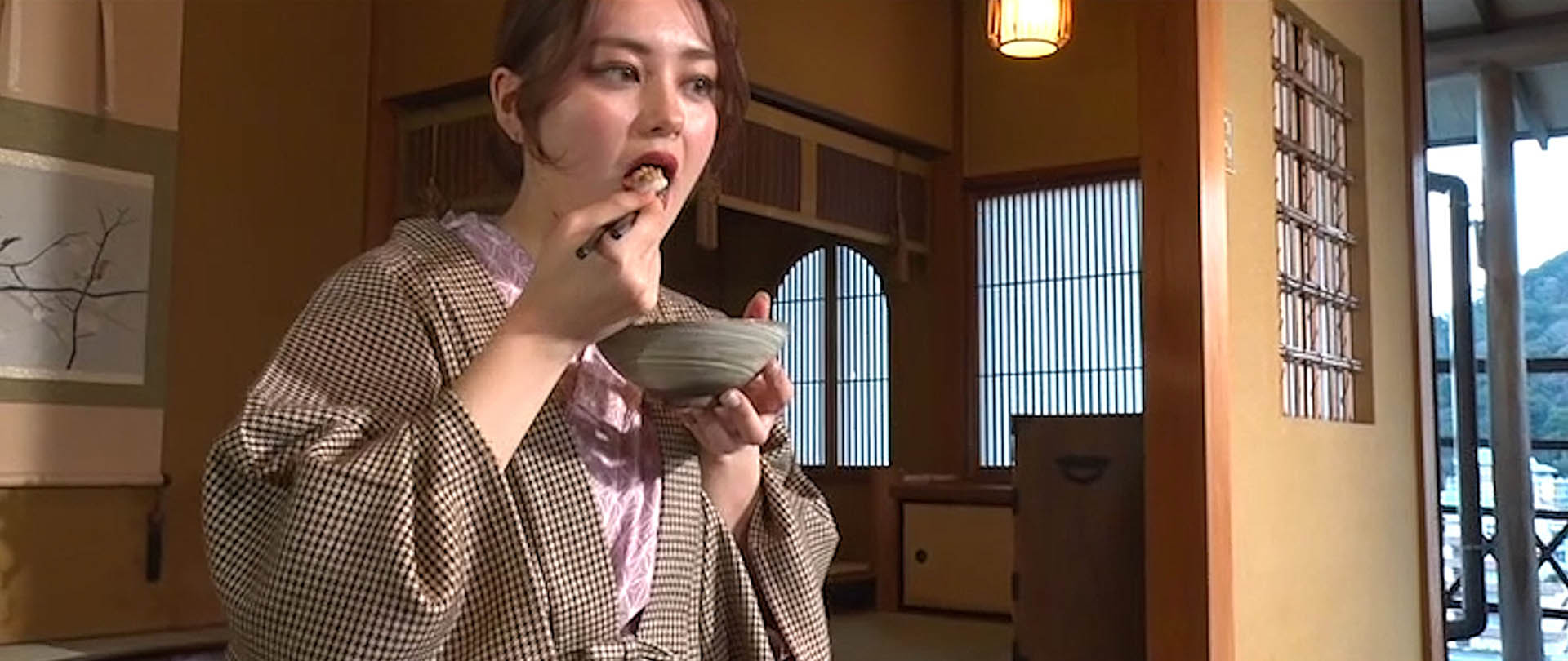 大きく口を開けて…